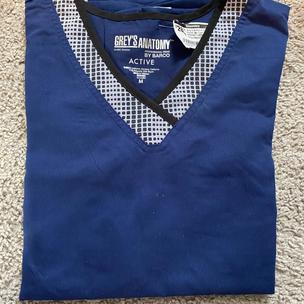 NWT GREYS ANATOMY SCRUB TOP